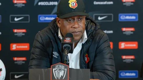 El hoy DT de Herediano le tiró a los mexicanos.