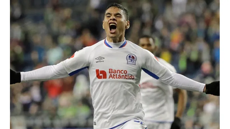 Olimpia busca renovarle contrato a Carlos Pineda
