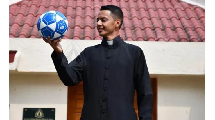 De futbolista a sacerdote: ex-seleccionado hondureño deja todo por la religión