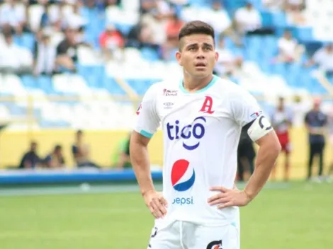 Es real: otro grande de El Salvador quiere a Fito Zelaya