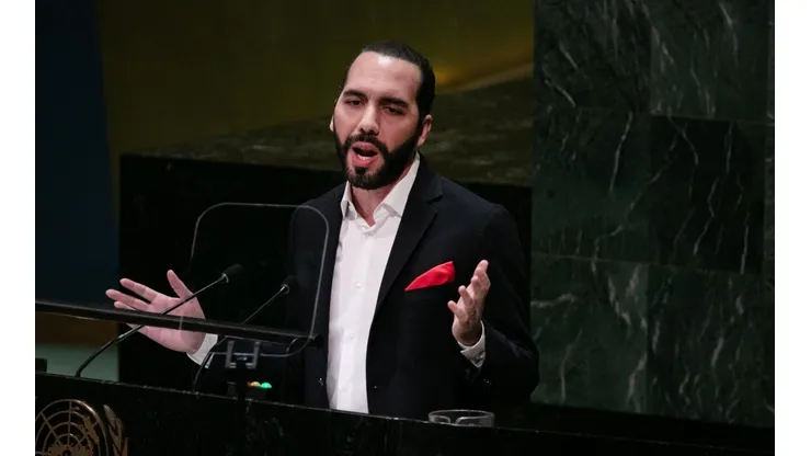 El presidente de El Salvador presentó cinco medidas para mitigar el impacto económico.