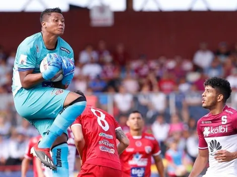 De vender pan en gasolineras a ser contratado por el Saprissa y atajar en Primera