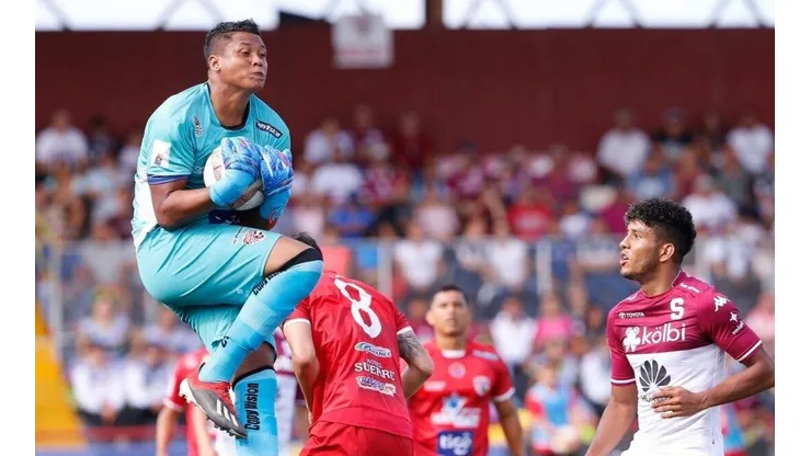 El arquero llegó a superar los 100 kilos al jugar para el Saprissa.