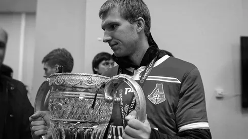 Falleció jugador de Lokomotiv de Moscú mientras entrenaba en su casa