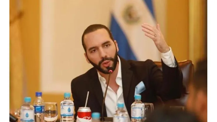 Nayib Bukele arremetió contra Tigo