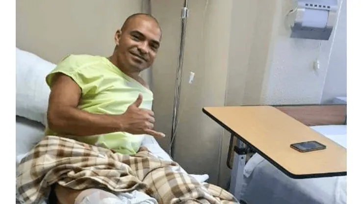 Janderson fue sometido a una operación.