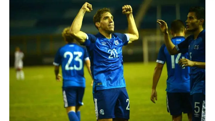 Pablo Punyed de El Salvador celebra un gol de la Liga de Naciones Concacaf