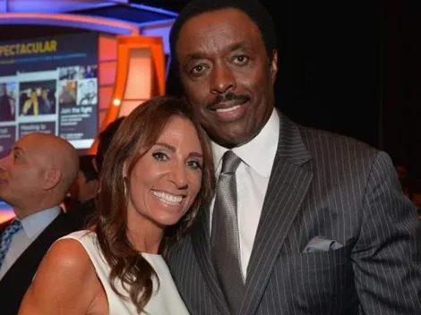 Un ex-jugador de la NFL le lamió la cara a su esposa para infectarla