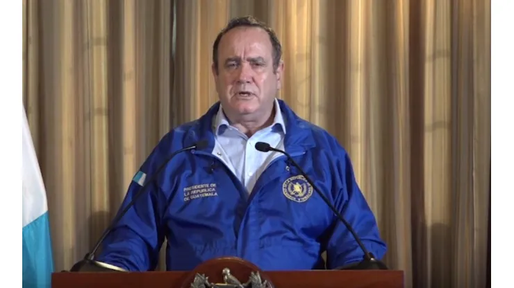 Presidente de Guatemala ordena cerrar carreteras, playas, y lagos