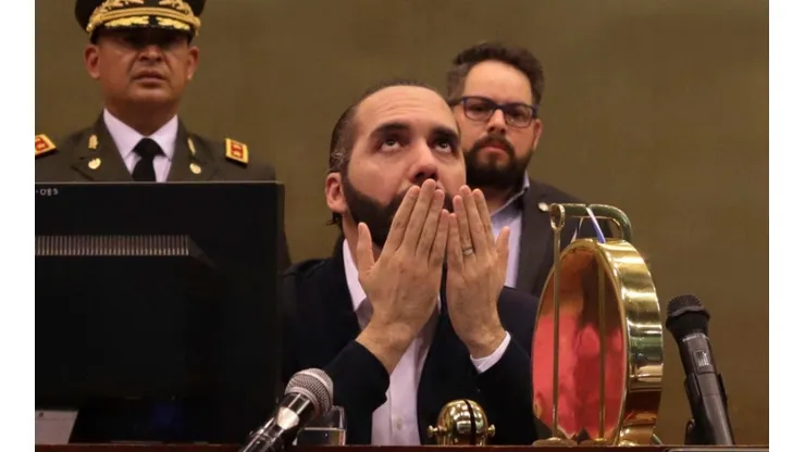 Desconsolado: Nayib Bukele se quiebra y pide perdón a El Salvador