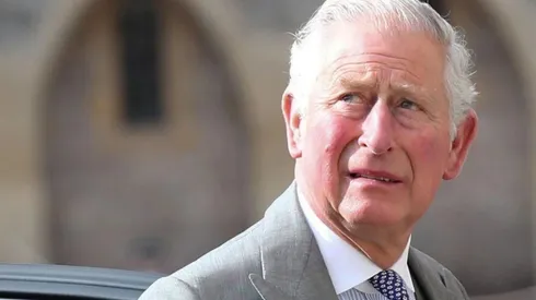 El príncipe Carlos de Inglaterra dio positivo de COVID-19