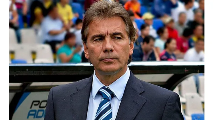 Carlos de los Cobos, entrenador de la Selección de El Salvador