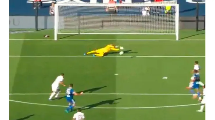 Atajadón de Keylor Navas en el PSG