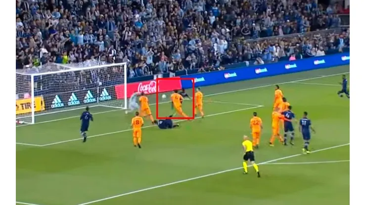 Gol de Roger Espinoza en la victoria por 4-0 de Kansas City en la MLS