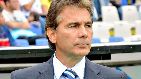 Carlos De los Cobos, entrenador de El Salvador