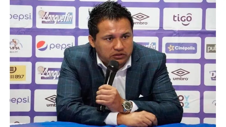 Amarini Villatoro, entrenador de la Selección de Guatemala