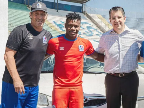 El Olimpia le entregó carro nuevo a Junior Lacayo