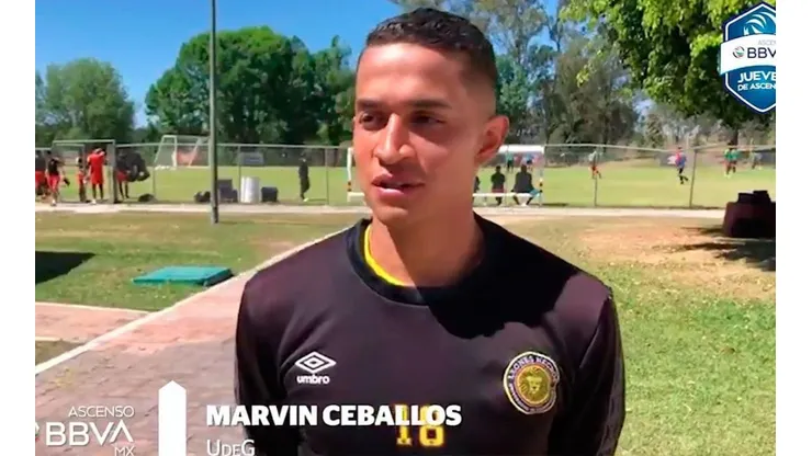 Marvin Ceballos como futbolista de Leones Negros
