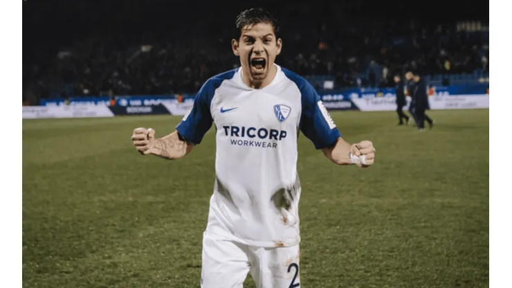 Celso Borges defendiendo los colores del Bochum alemán.