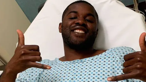 Joel Campbell llevó tranquilidad a sus seguidores en Twitter con una foto tras la operación