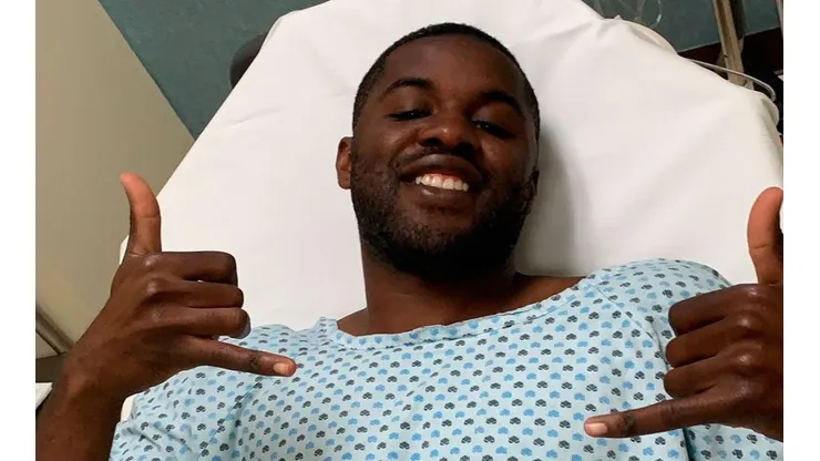 Joel Campbell llevó tranquilidad a sus seguidores en Twitter con una foto tras la operación