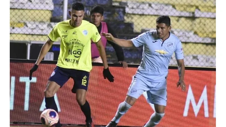 Roberto Domínguez le ganó el duelo a Erick Rivera en el fútbol de Bolivia