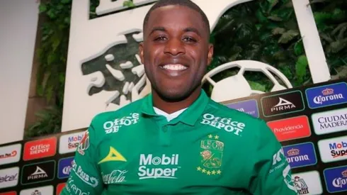 Joel Campbell con la camiseta de León