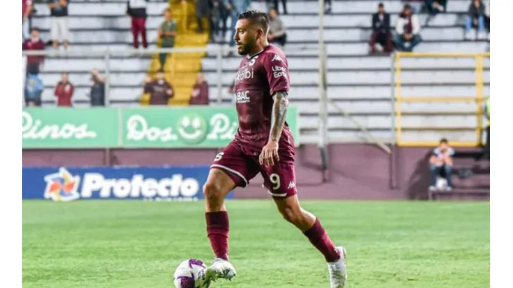 David Ramírez que da fuera de combate por lo que resta del torneo