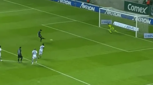 Fito Zelaya marcó el descuento en la caída del Celaya por 3-1