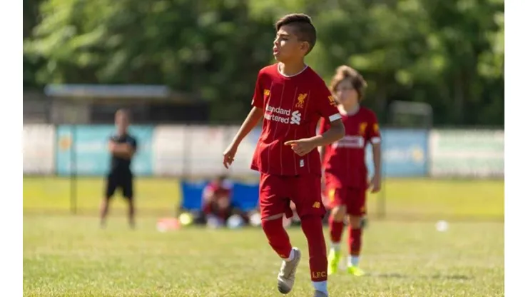 Alexander Cruz está dos años adelantados, jugando con 9 años en la Sub-11 de su equipo