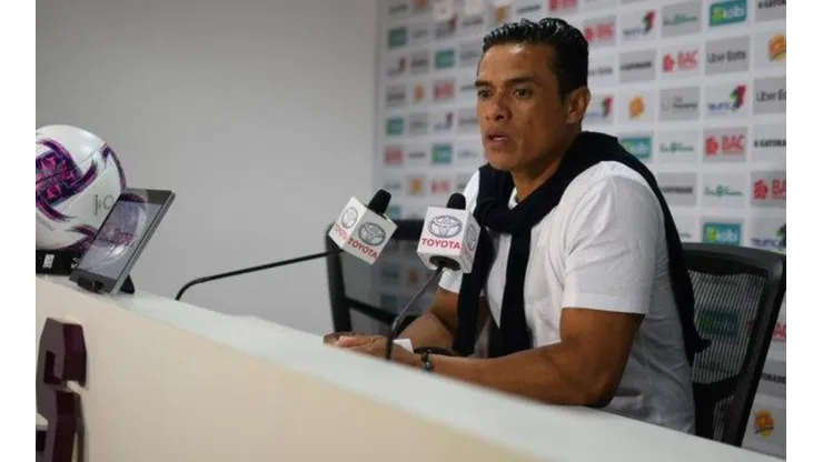 Walter Centeno en conferencia de prensa
