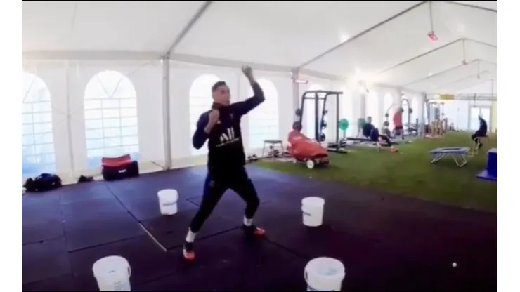 Viral: Keylor Navas muestra al mundo como trabaja sus reflejos