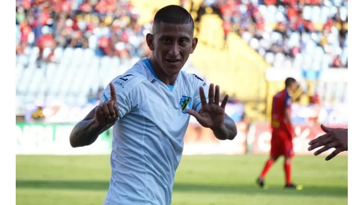 Stheven Robles, autor del tercer gol de Comunicaciones