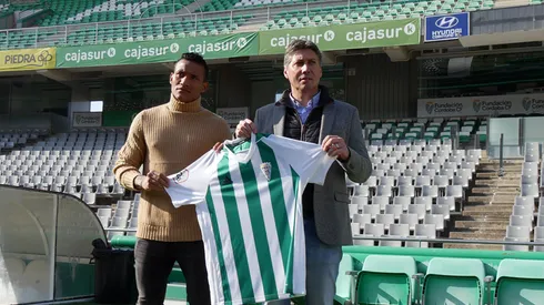 Presentación oficial de Luis Garrido en Córdoba