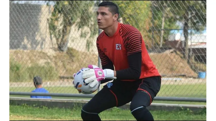 Henry Hernández jugará en el extranjero