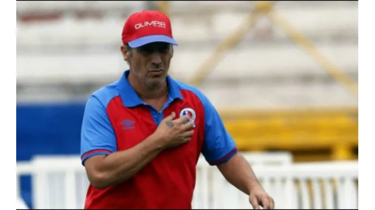 Pedro Troglio revela que tres jugadores de Olimpia encajarían en Argentina