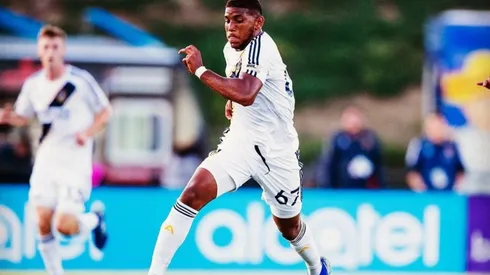 El Galaxy de Los Ángeles reafirma su confianza en Carlos Harvey