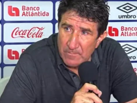 DT de Marathón se calentó con periodista y dejó tirada la rueda de prensa