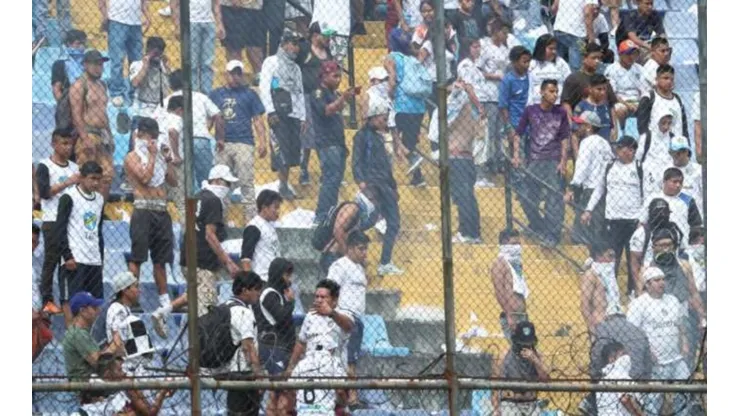 Durísima multa para Comunicaciones después de los incidentes en el clásico