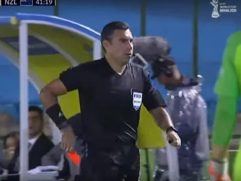 Árbitro guatemalteco debutó en Mundial Sub 17 expulsando a jugador del país anfitrión