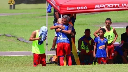 Entrada de Francisco Pérez al campo de juego