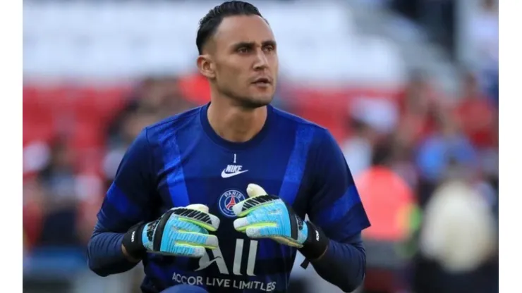 Keylor Navas cumple sueño de un grupo de aficionados