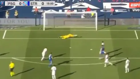 La primer gran atajada de Keylor Navas en el PSG