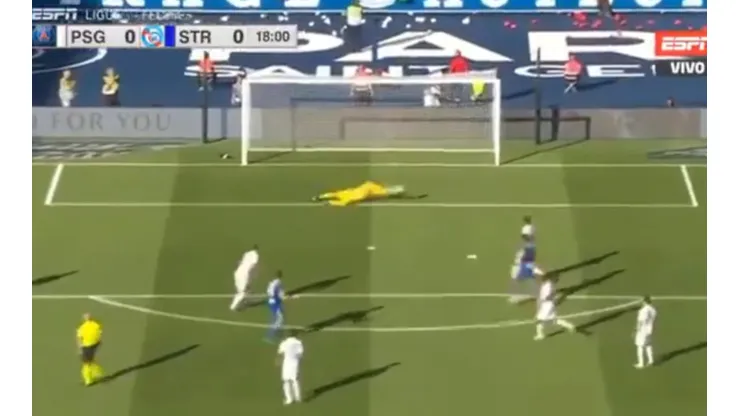 La primer gran atajada de Keylor Navas en el PSG