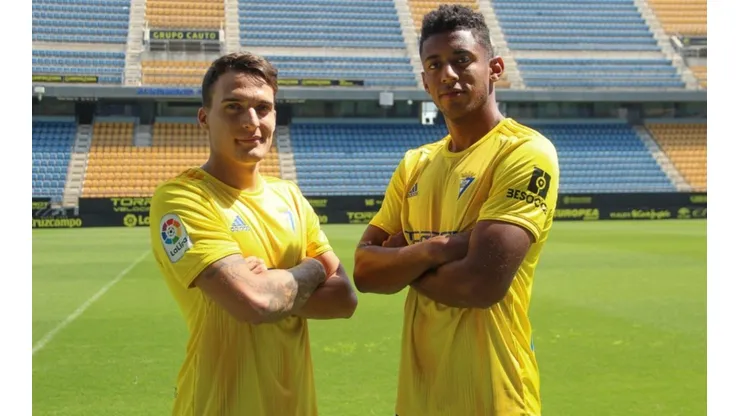 Anthony Lozano oficialmente presentado en el Cádiz
