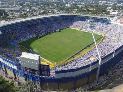 Venta de boletos para entrar al Cuscatlán a ver El Salvador - Santa Lucía