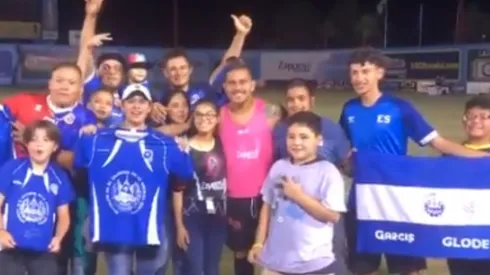 El gesto conmovedor de Fito Zelaya con aficionados salvadoreños