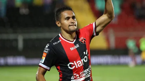 Oficial: Roger Rojas se va de la Liga Alajuelense