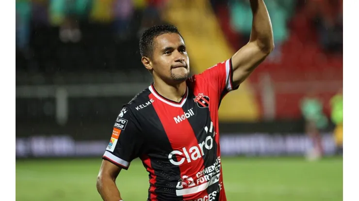 Oficial: Roger Rojas se va de la Liga Alajuelense