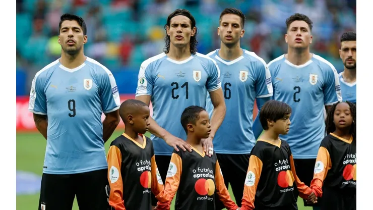 Uruguay llama a toda su artillería para enfrentar a Costa Rica